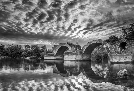 [Mai 2014] Thème : Ponts, chemins et autres voies
olilignan "Pont romain"
