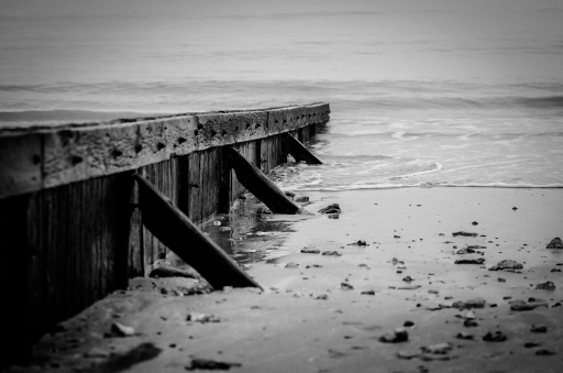 2013-09-24 / tchwouing
tchwouing [ Noir et Blanc, Sepia et Desaturation partielle ]
