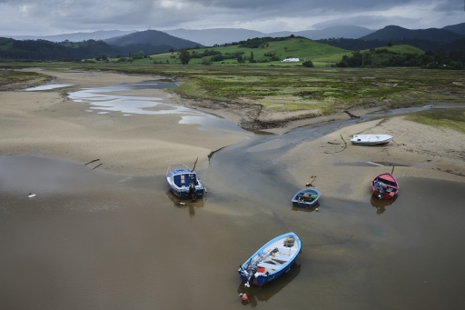 2023-07-30 vinhug
vinhug  [Paysages et éléments naturels] 
