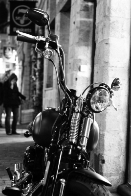 2008-11-30/ ParacetAmol
par: ParacetAmol -[ Noir et Blanc, Sepia et desaturation partielle ]-
