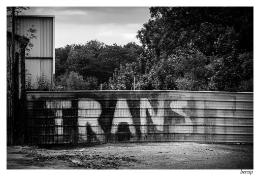 2014-05-28 par Berzip   
berzip [ Noir et Blanc, Sepia et desaturation partielle ]
