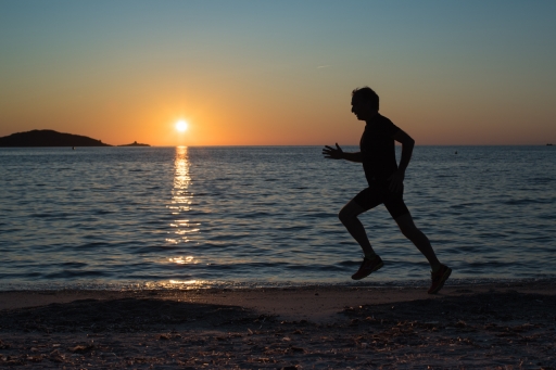 [Concours anniversaire 100 ans de Pentax] Sous le signe du soleil levant
Gin.net [Coureur matinal]
