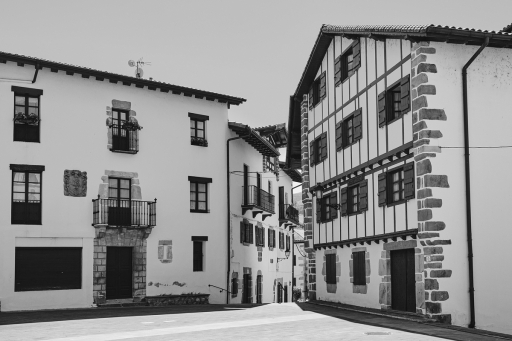 2023-09-12 Vinhug
Par Vinhug dans Environnement urbain et constructions humaines
