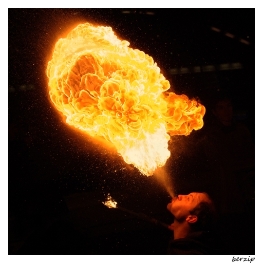 2013-01-21 / berzip
Par berzip dans Vos series Soiree de feu au Palais de Tokyo
