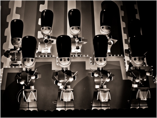 2011-11-21 / Gko
Par Gko dans  [Noir et Blanc, Sepia et desaturation partielle]
