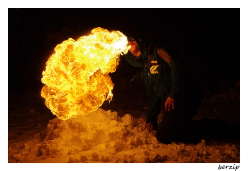 2013-01-20 / berzip
berzip  " Soiree de feu au Palais de Tokyo "
