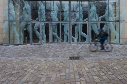 2015-02-20/macmini
macmini [ Rues / Ambiance de ville / Paysages urbains ]
