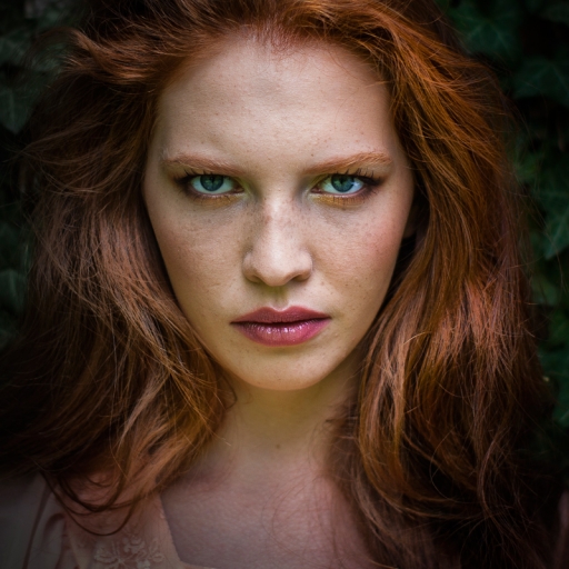 2012-09-01/msrok
Par msrok - [ Portraits adultes et adolescents ]
