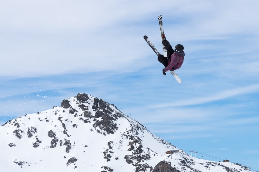 2017-05-30/ASM
ASM-Dans vos series "Slopestyle au Snowpark de ValThorens"
