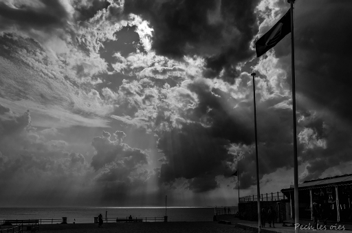 2014-09-09/ Pech_les oies
Pech_les oies [noir et Blanc,Sepia et desaturation partielle]
