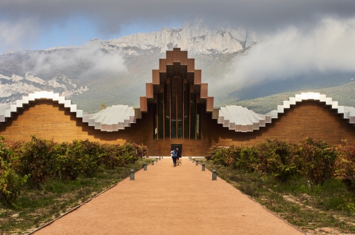 2021-11-04/ vinhug
vinhug [Environnement urbain et constructions humaines]
